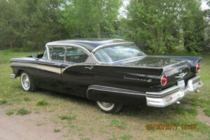 Ford Fairlane 500 –57