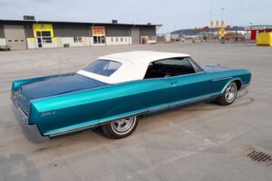 Buick Electra 225 cab –66