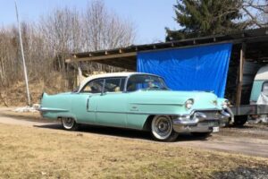 Cadillac Sedan de ville –56