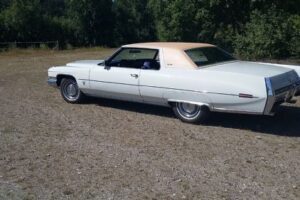 Cadillac Cupe de ville –72