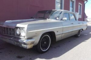 Chevrolet Impala 4 dr  –64