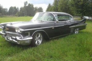 Cadillac Sedan  –58
