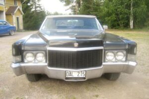 Cadillac Deville cab –70