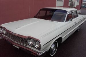 Chevrolet Impala survivor –64
