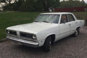 Plymouth Valiant signet  –68