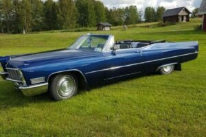 Cadillac De ville cab –68