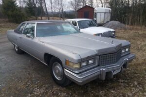 Cadillac Coupé de ville –76