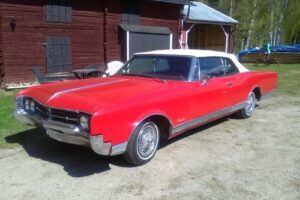 Oldsmobile Delta 88 –66