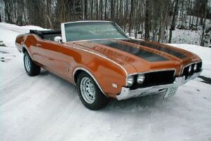 Oldsmobile Cutlass convertible –69