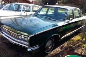 Chrysler Newport –66
