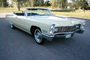Cadillac De ville convertible –67