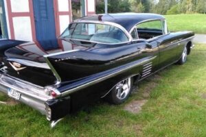 Cadillac Sedan de ville –58