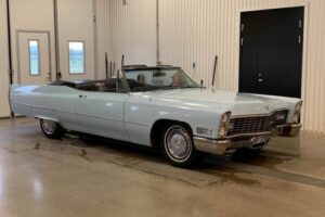 Cadillac Deville cab –67