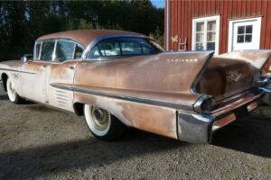 Cadillac Sedan de ville –58