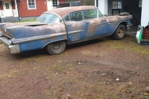 Cadillac Sedan de ville –58