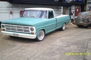 Ford F100 pickup –68