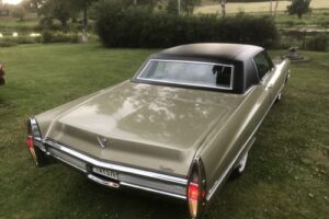 Cadillac Coupe deville –68