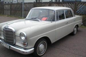 Mercedes Benz 230 –66