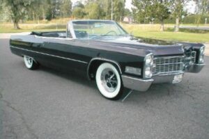 Cadillac De ville convertible –66