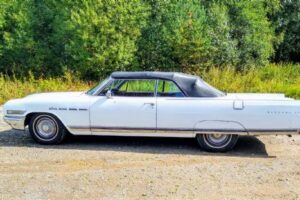 Buick Electra 225 cab –64