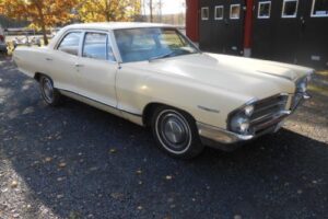 Pontiac Catalina sedan –65