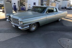 Cadillac Coupe de ville –64