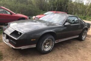 Chevrolet Camaro z28 –83