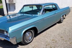 Oldsmobile Super 88 holida –63