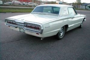 Ford Thunderbird town hardtop –66