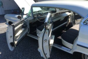 Cadillac Sedan deville –58