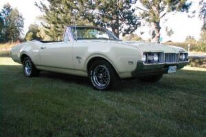 Oldsmobile Cutlass supreme convertible –68