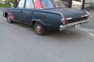 Plymouth Valiant 4d  –66