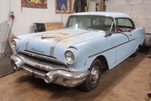 Pontiac Chieftain coupe –56