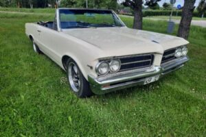 Pontiac Le mans convertible –64