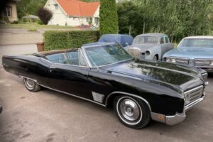 Buick Wildcat cab  –68