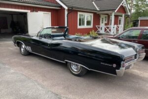 Buick Wildcat cab –68