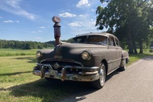 Pontiac Eight –51