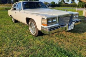 Cadillac Fleetwood brougham  –84