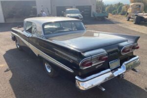 Ford Skyliner plåtcab –58