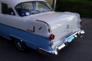 Pontiac Chieftain  –55
