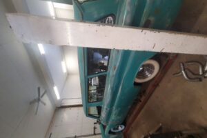 Chevrolet Suburban –64