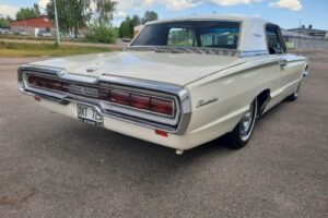 Ford Thunderbird  –66