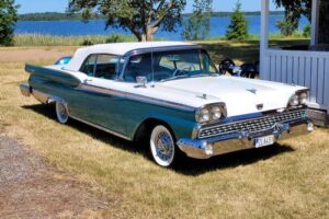 Ford Sunliner  –59