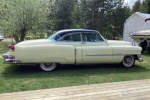 Cadillac Coupe de ville  –53