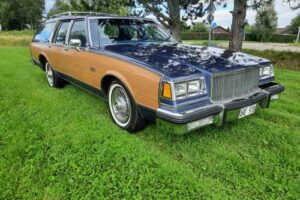 Buick Electra estate  –83