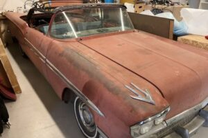 Pontiac Chieftain cab –58