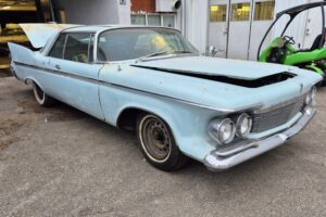 Imperial  2 door coupe –61