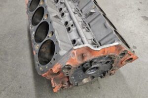 Köpes: 327 62- 67  CHEVA MOTOR BLOCK