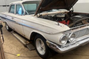 Chevrolet Impala 4 dörrars stolpe terass –61