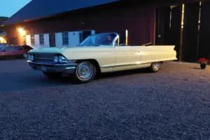 Cadillac De Ville cab –62